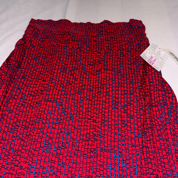 🍁 Lularoe “Azure” skirt red/blue pattern black outline M - Picture 2 of 7